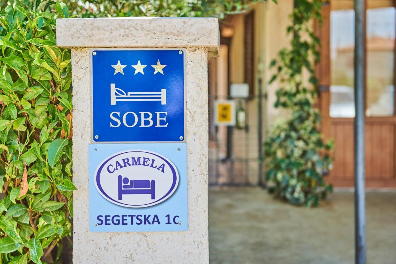 B&B Carmela Umag Bagian luar foto