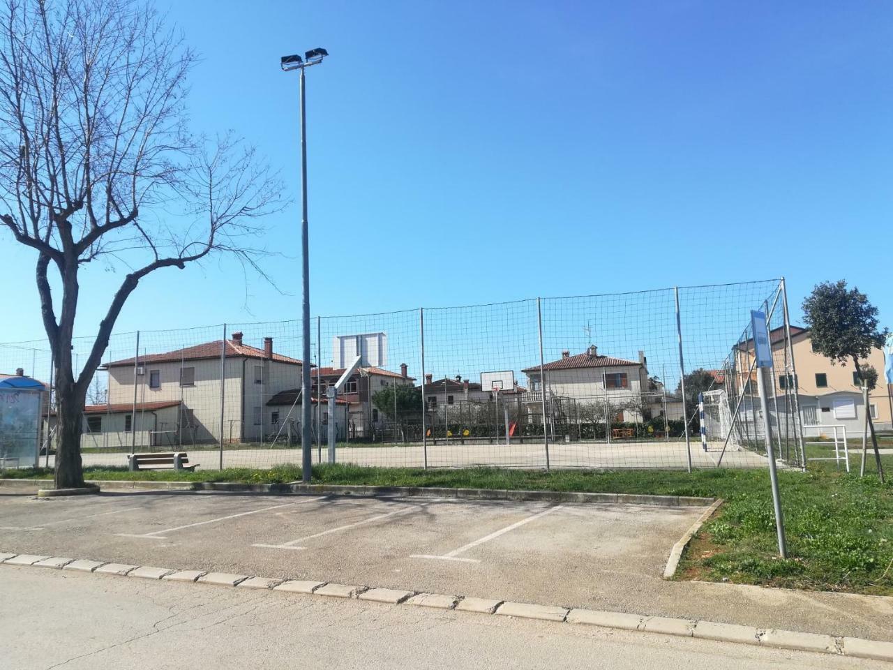B&B Carmela Umag Bagian luar foto