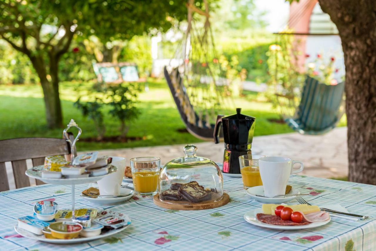 B&B Carmela Umag Bagian luar foto